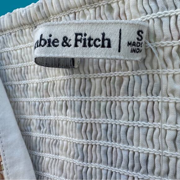 Abercrombie & Fitch Crop Blouse with Puff Sleeves - Picture 3 of 5